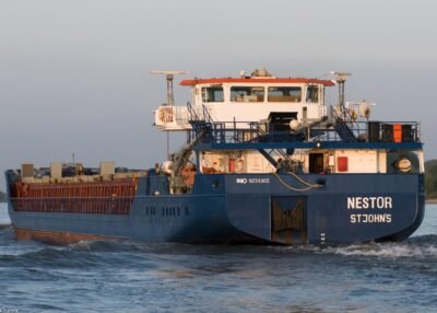 Nestor on river Rhine passing Tolkamer, 07-05-2012