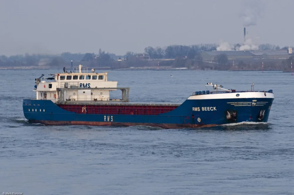 RMS Beeck on river Rhine passing Emmerich, 05-02-2012