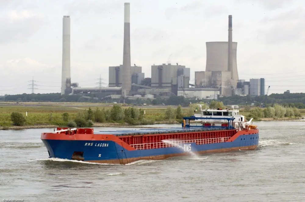 RMS Lagona on river Rhine passing Götterswickerhamm, 20-06-2009