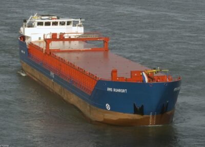 RMS Ruhrort on river Waal passing Nijmegen, 17-09-2009