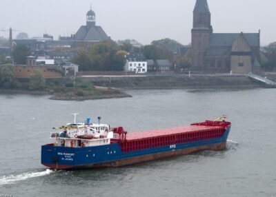 RMS Ruhrort on river Rhine passing Emmerich, 28-10-2010