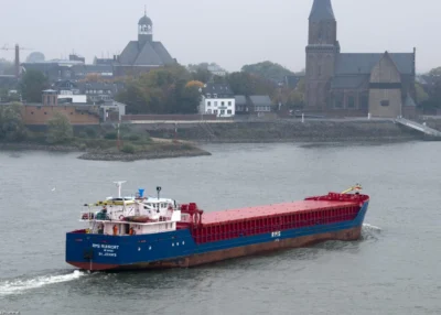RMS Ruhrort on river Rhine passing Emmerich, 28-10-2010