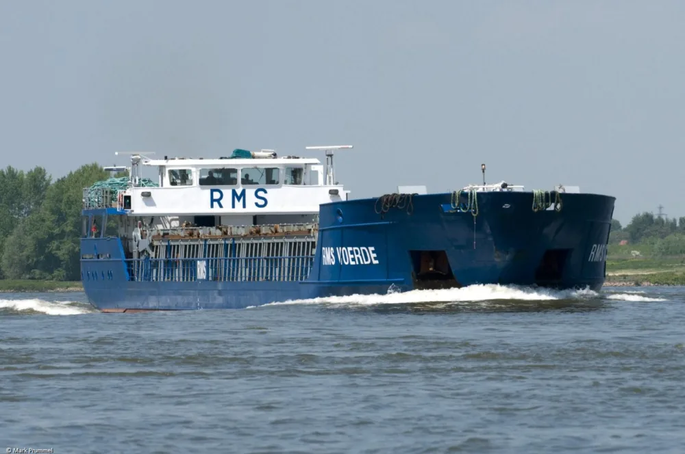 RMS Voerde on river Rhine passing Millingen, 23-05-2010