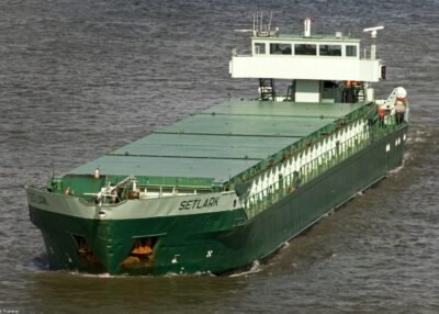 Setlark on river Rhine passing Emmerich, 15-05-2009