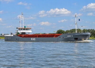 Wiebke D inbound Rotterdam passing Rozenburg, 22-07-2007