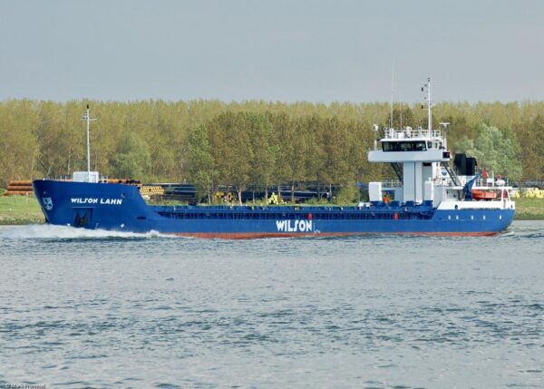 Wilson Lahn passing Rozenburg, 02-05-2008