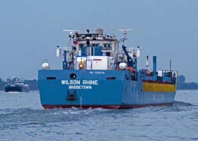 Wilson Rhine on river Rhine passing Tolkamer, 29-09-2010