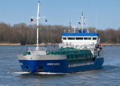 Anne Dorte in Kiel Canal passing Breiholz, 08-04-2012