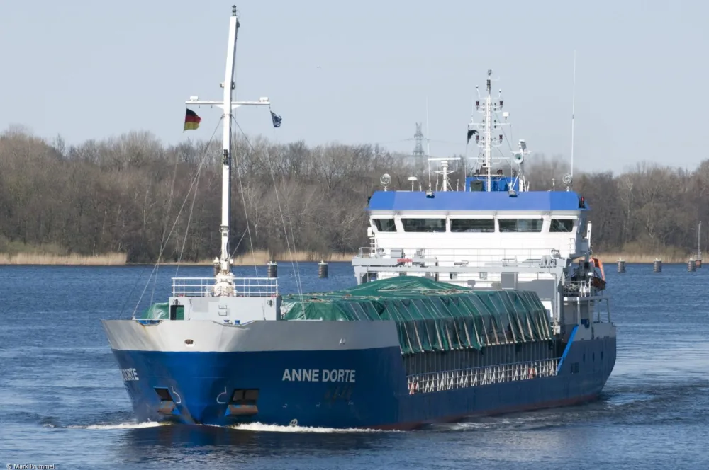 Anne Dorte in Kiel Canal passing Rendsburg, 08-04-2012
