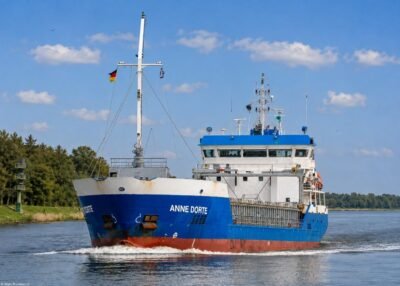 Anne Dorte in Kiel Canal passing Breiholz, 14-05-2015