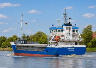 Anne Dorte in Kiel Canal passing Breiholz, 14-05-2015