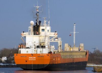 Avalon in Delfzijl, 08-12-2012