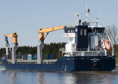 Beauforce in Kiel Canal passing Breiholz, 08-04-2012
