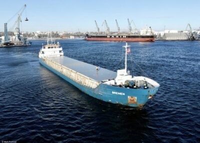 Bremen leaving Fredericia, 24-12-2021