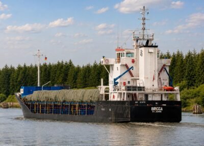Brigga in Kiel Canal passing Breiholz, 01-06-2014