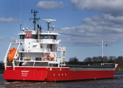 Diamant in Kiel Canal passing Breiholz, 07-04-2012