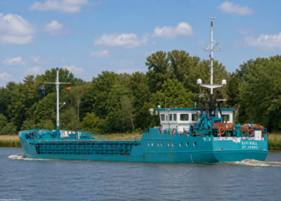 Elvi Kull in Kiel Canal passing Breiholz, 31Elvi Kull in Kiel Canal passing Breiholz, 31-05-2014-05-2014
