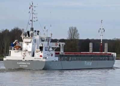 Flinterbaltica in Kiel Canal passing Breiholz, 07-04-2012