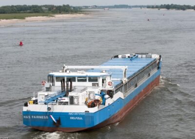 H&S Fairness on river Waal passing Beneden Leeuwen, 07-06-2014