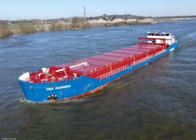 H&S Fairness on river Rhine passing Spijk, 27-02-2022