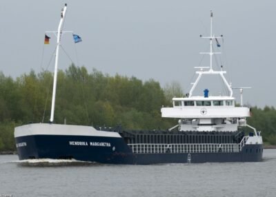 Hendrika Margaretha on Kiel Canal passing Burg, 09-05-2013