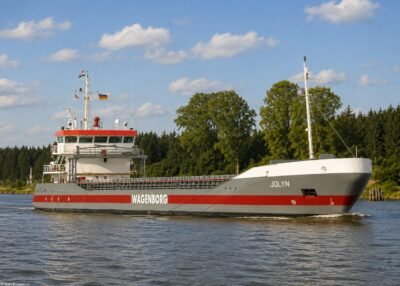 Jolyn in Kiel Canal passing Breiholz, 31-05-2014