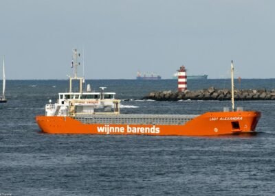 Lady Alexandra inbound IJmuiden, 01-09-2012