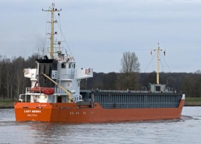 Lady Menna in Kiel Canal passing Breiholz, 07-04-2012