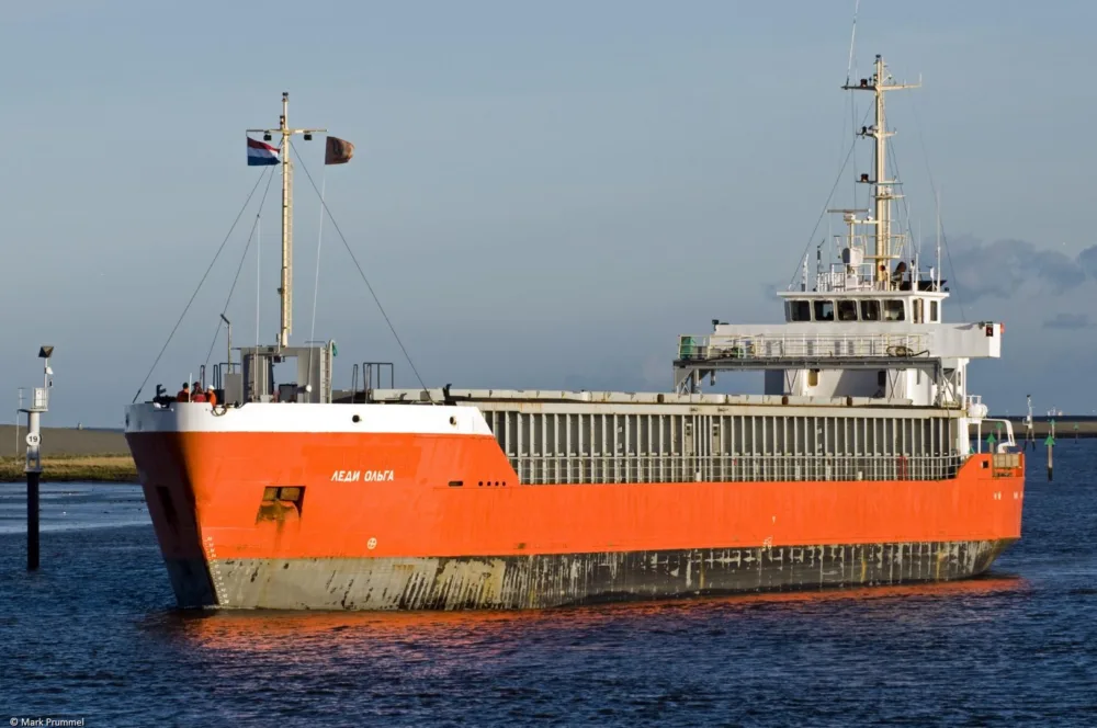 Lady Olga arriving in Delfzijl, 07-11-2010