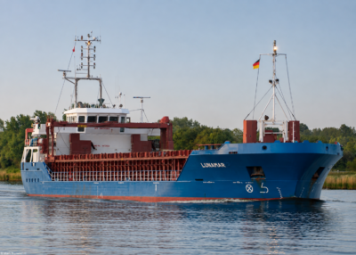 Lunamar in Kiel Canal passing Breiholz, 31-05-2014