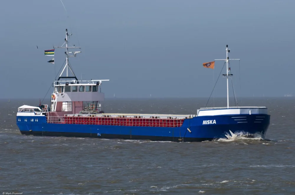Miska passing Cuxhaven, 21-07-2013