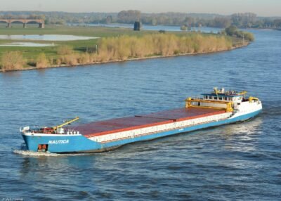 Nautica on river Rhine passing Wesel, 18-04-2022