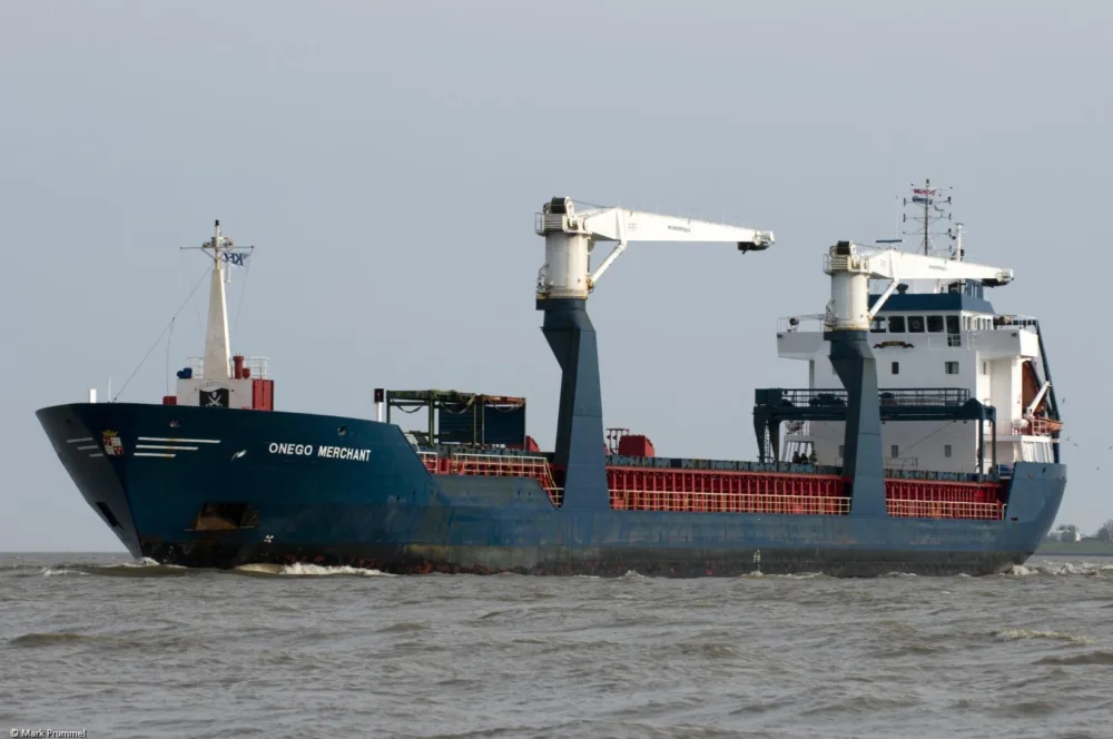 Onego Merchant on river Ems inbound Delfzijl, 29-04-2012