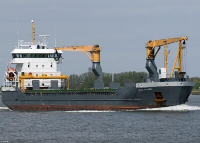 Onego St. Petersburg inbound Rotterdam passing Rozenburg, 06-05-2012