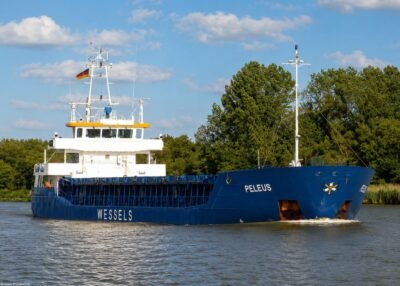 Peleus in Kiel Canal passing Breiholz, 29-05-2014