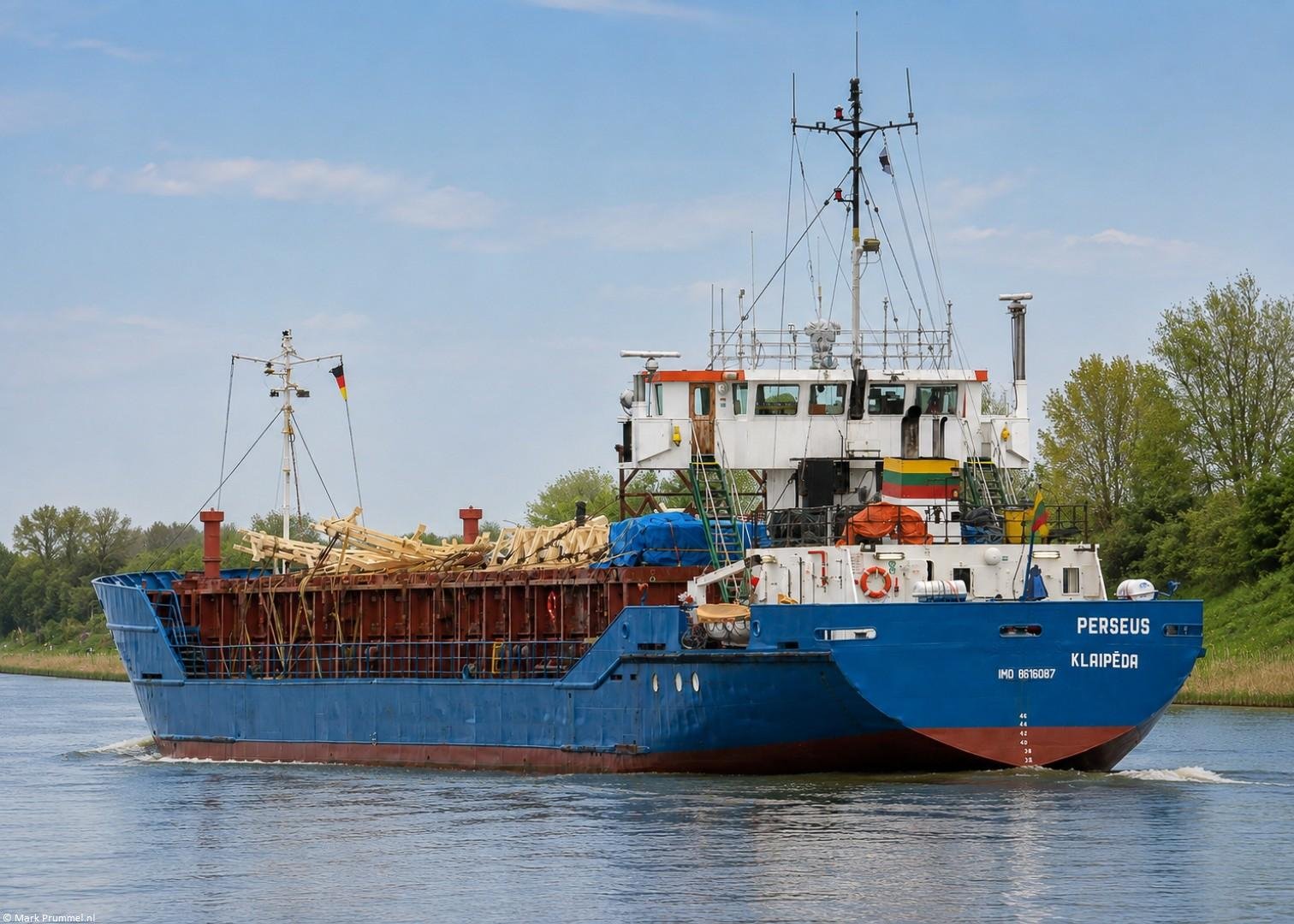 Perseus in Kiel Canal passing Breiholz, 14-05-2015 Perseus in Kiel Canal passing Breiholz, 14-05-2015