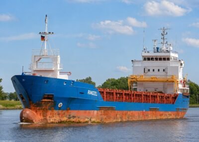 Randzel in Kiel Canal passing Breiholz, 01-06-2014