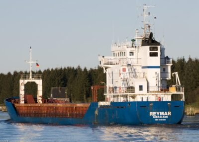 Reymar in Kiel Canal passing Breiholz, 08-04-2012
