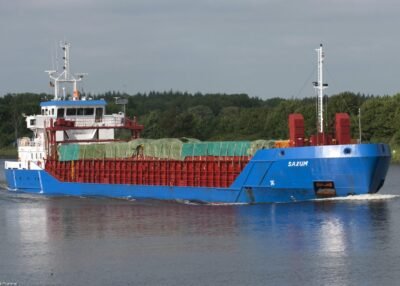 Saxum in Kiel Canal passing Rendsburg, 31-05-2014