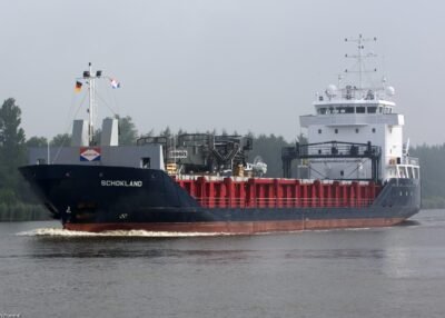 Schokland in Kiel Canal passing Burg, 28-06-2014