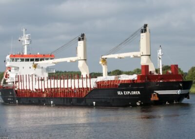 Sea Explorer in Kiel Canal passing Breiholz, 31-05-2014