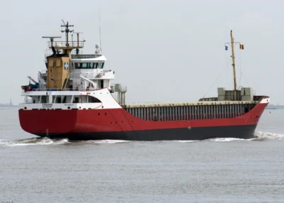 Sydgard on river Scheldt passing Terneuzen, 30-04-2013