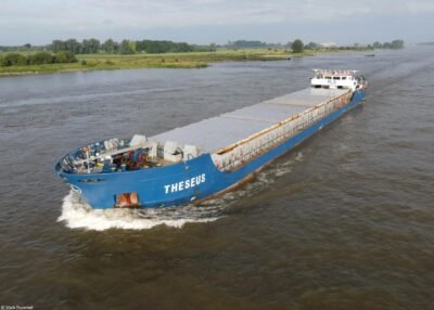 Theseus on river Waal passing Ewijk, 02-07-2021