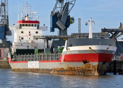 Vechtborg moored in Delfzijl, 09-04-2011