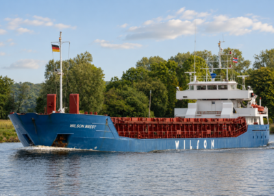 Wilson Brest in Kiel Canal passing Breiholz, 31-05-2014