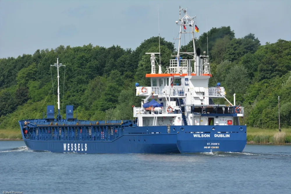 Wilson Dublin in Kiel Canal passing Sehestedt, 15-06-2017