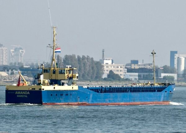 Amanda passing Rozenburg, 02-20-2011