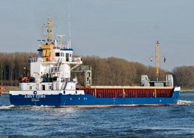 Amny Eems inbound Rotterdam passing Rozenburg, 11-03-2012