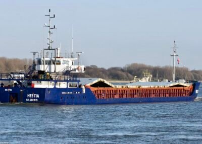 Hestia inbound Rotterdam passing Rozenburg, 11-03-2012