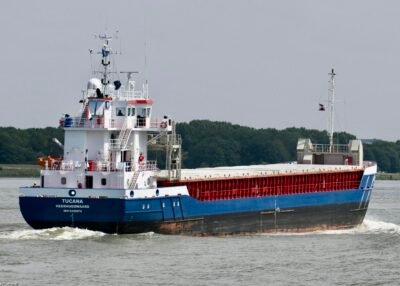 Tucana passing Rozenburg, 26-06-2010